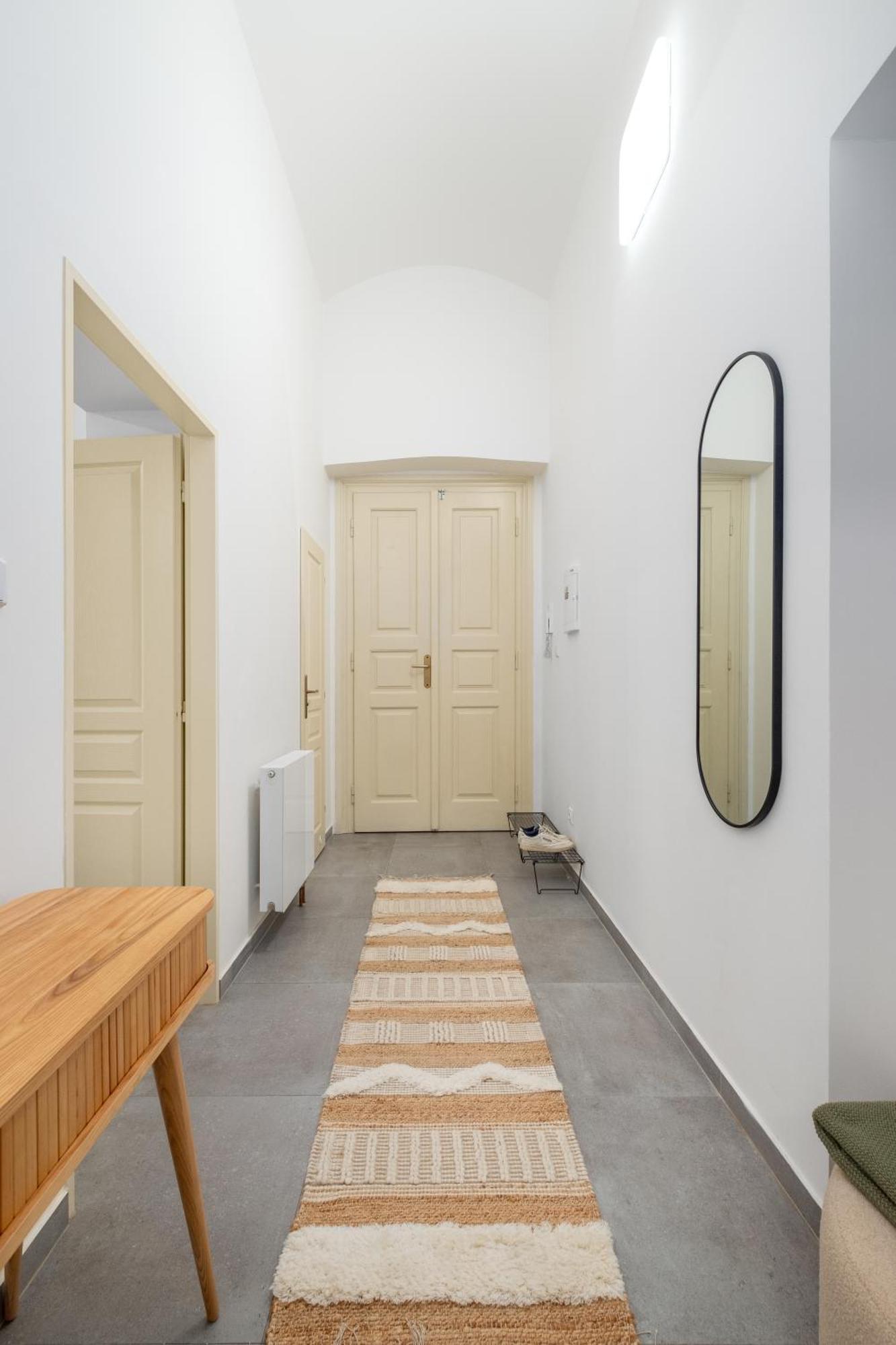 Stru House By Days - Luxurious Next To National Theatre Prague